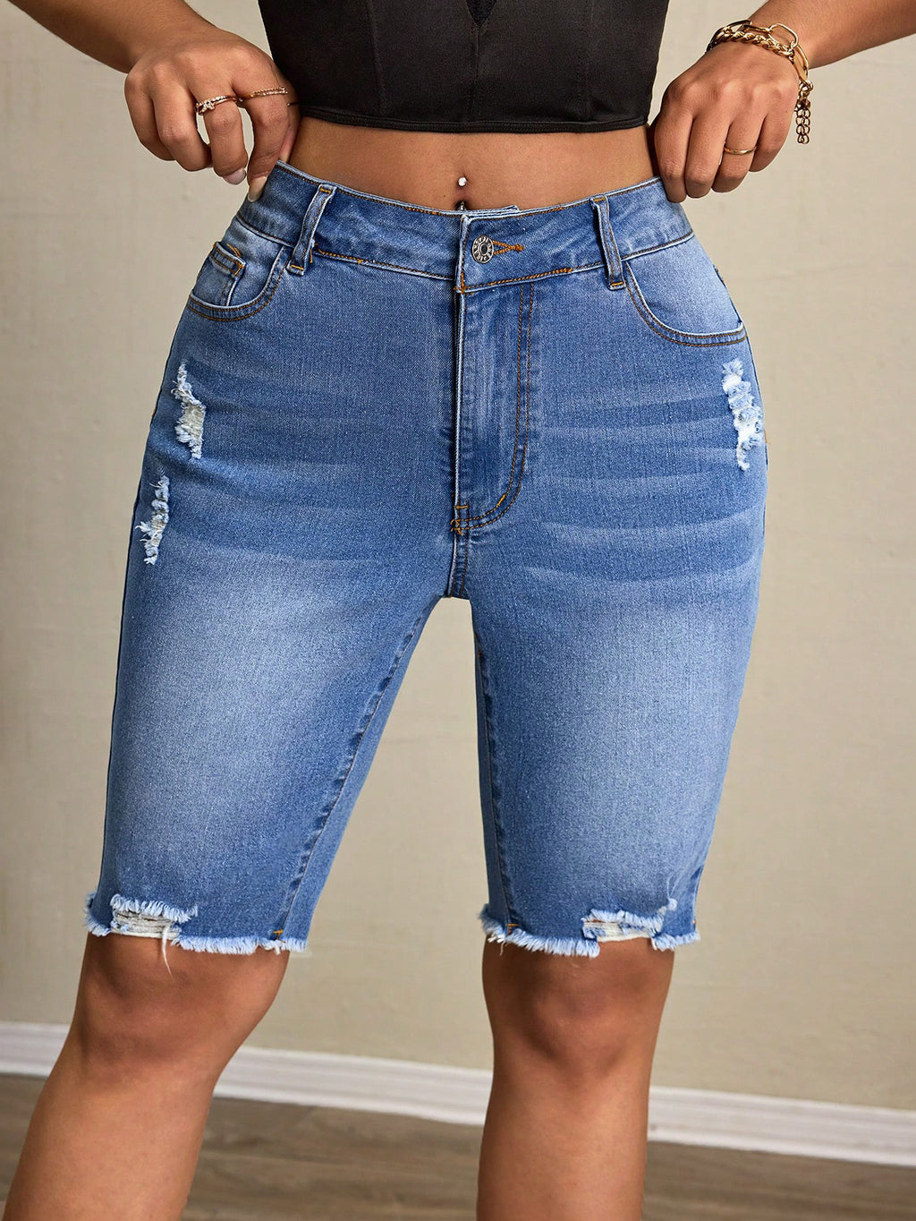 High waisted slim fit shorts