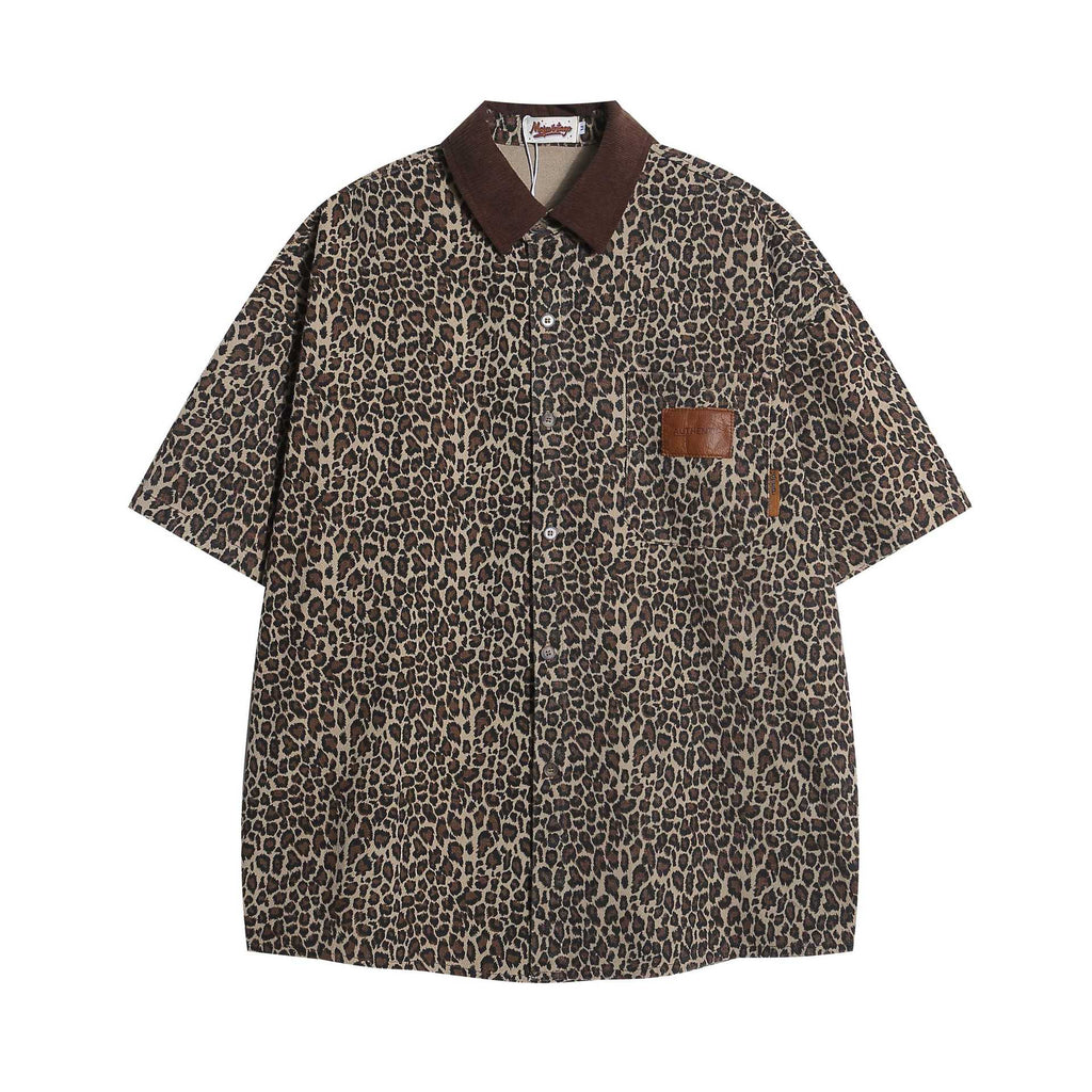 Leopard print collar short sleeved shirt
